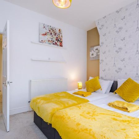 Finchley House Lovely House In Anfield, 2 Minutes Walk From The Stadium, Parking And Wifi Vila Liverpool Exterior foto